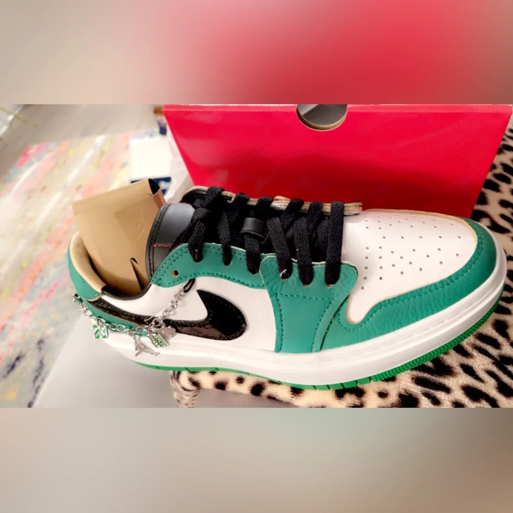 Nike Air Jordan 1 low - Picture 7 of 11